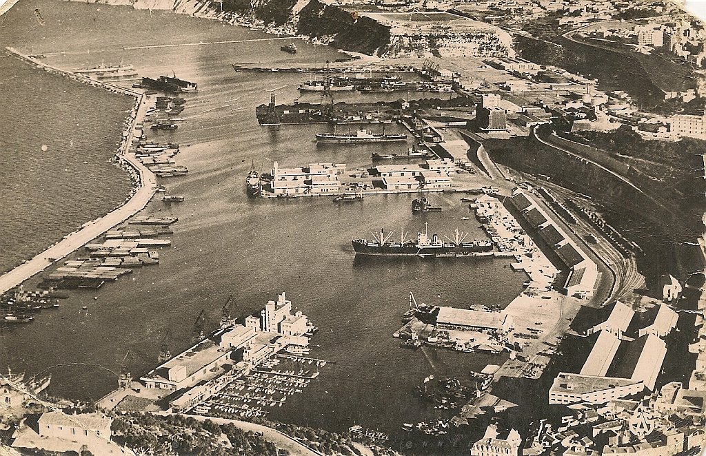 124-vue generale du port.JPG